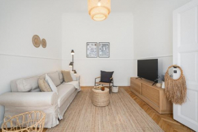 Empire Echo 2-BDR Apartment